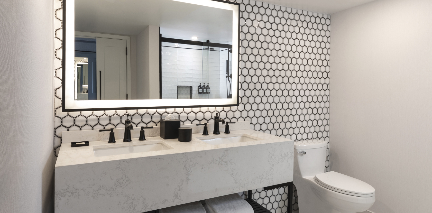 Bathroom with Double Vanity and Sinks