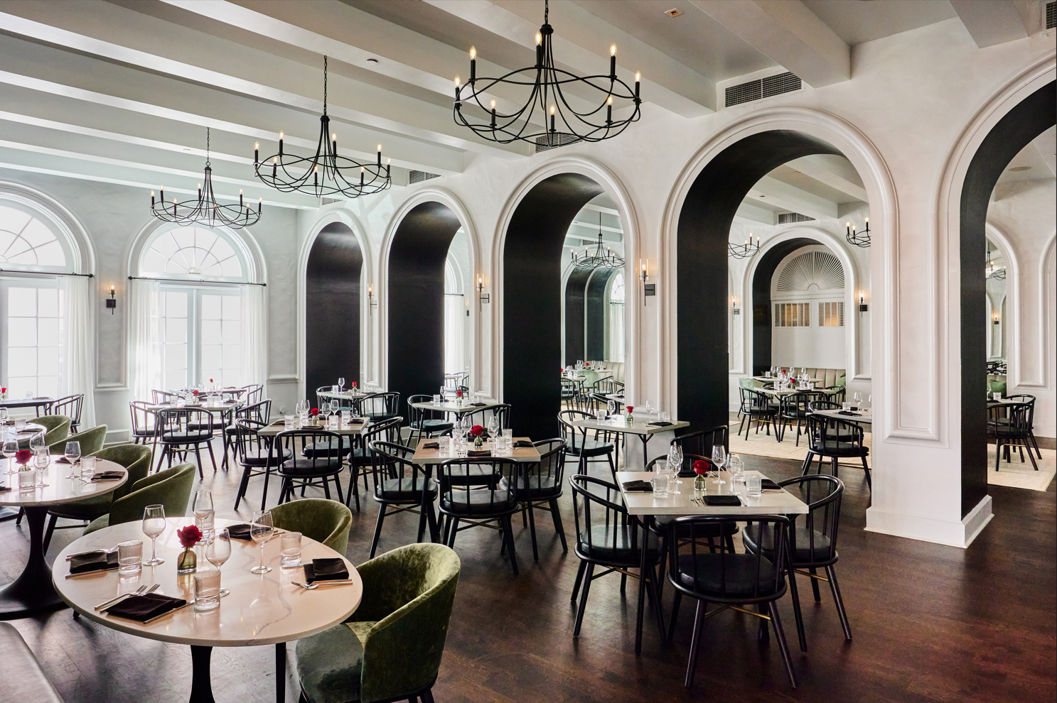 Iron Rose Bar & Restaurant 3